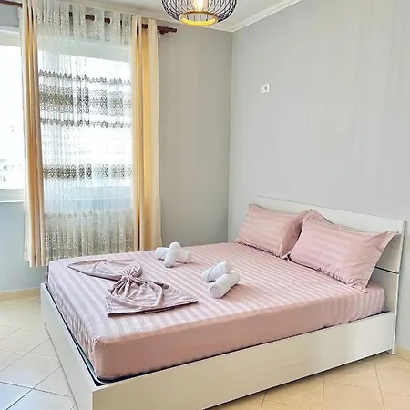Sunrise Sea View - Spacious Balcony, Full Kitchen, Wifi, Ac 公寓